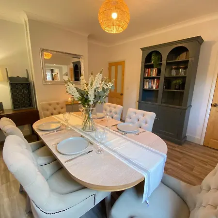 Luxurious Victorian Villa With Parking Sleeps Six Bury St. Edmunds Esterno foto