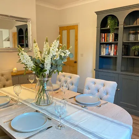 Luxurious Victorian Villa With Parking Sleeps Six Bury St. Edmunds Esterno foto