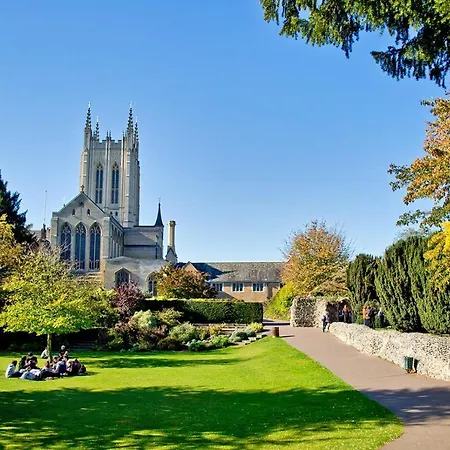 Luxurious Victorian Villa With Parking Sleeps Six Bury St. Edmunds Esterno foto