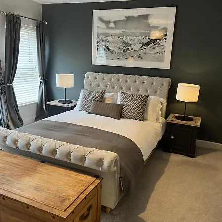 Luxurious Victorian Villa With Parking Sleeps Six Bury St. Edmunds Esterno foto