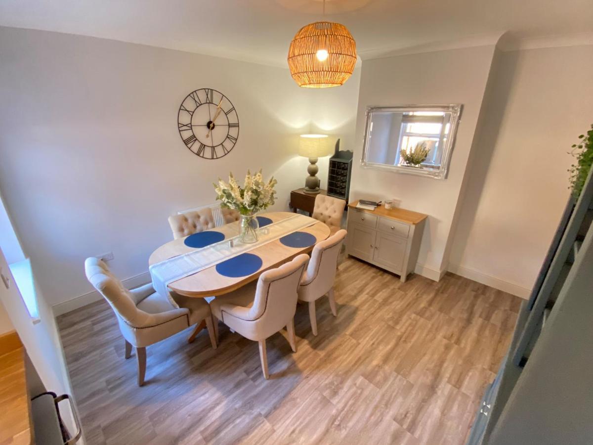Holiday home Luxurious Victorian With Parking Sleeps Six