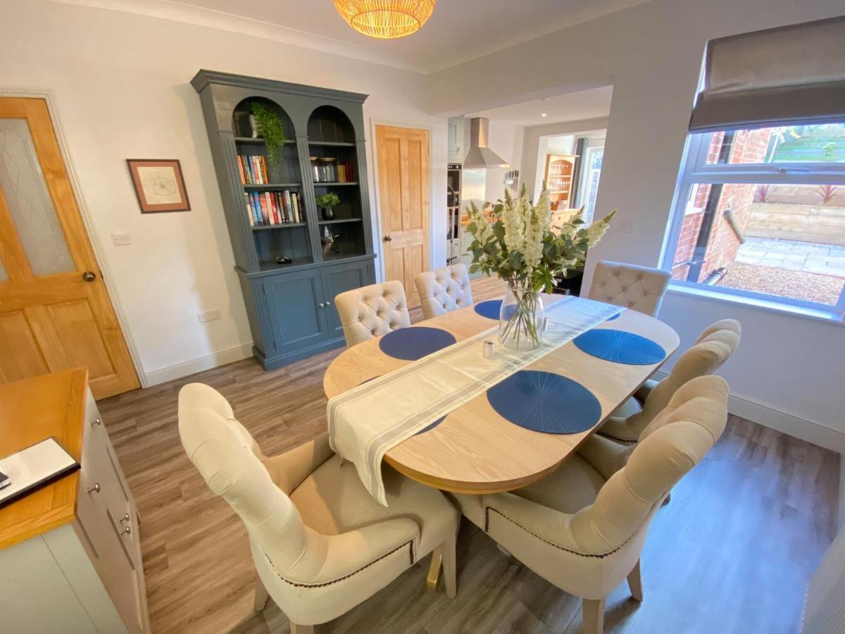Holiday home Luxurious Victorian With Parking Sleeps Six *