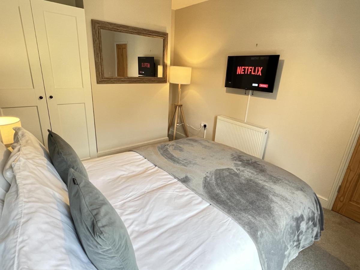 Luxurious Victorian With Parking Sleeps Six Holiday home *