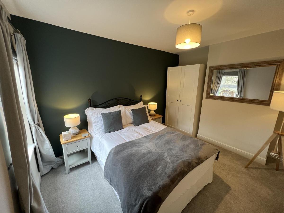 Holiday home Luxurious Victorian With Parking Sleeps Six *